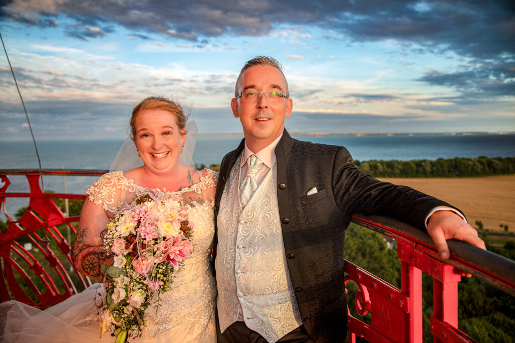 Brautpaar haben eine Hochzeit in Rügen.