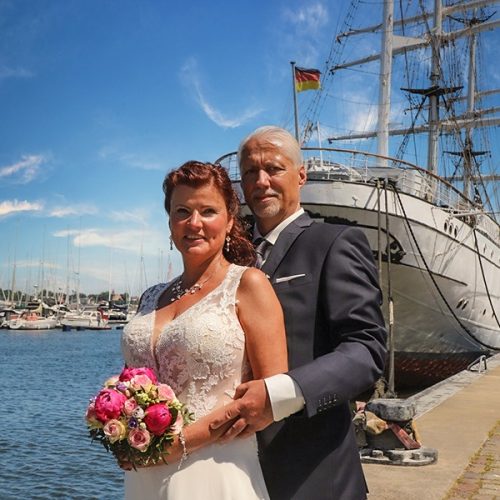 Heiraten in Stralsund, Hochzeit auf der Gorch Fock 1 im Hafen der Hansestadt Stralsund, Hochzeitsfotografie